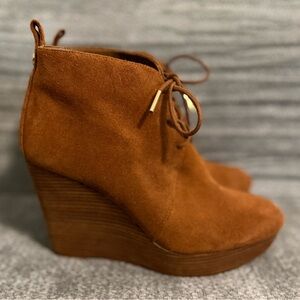 MICHAEL KORS Piece US 7,5M Brown Suede Lace Up Wedge Booties Ankle Boots